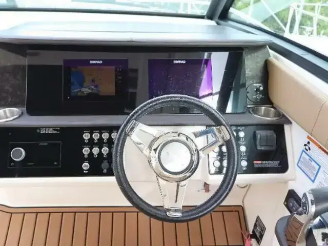 Sea Ray 320 Sundancer