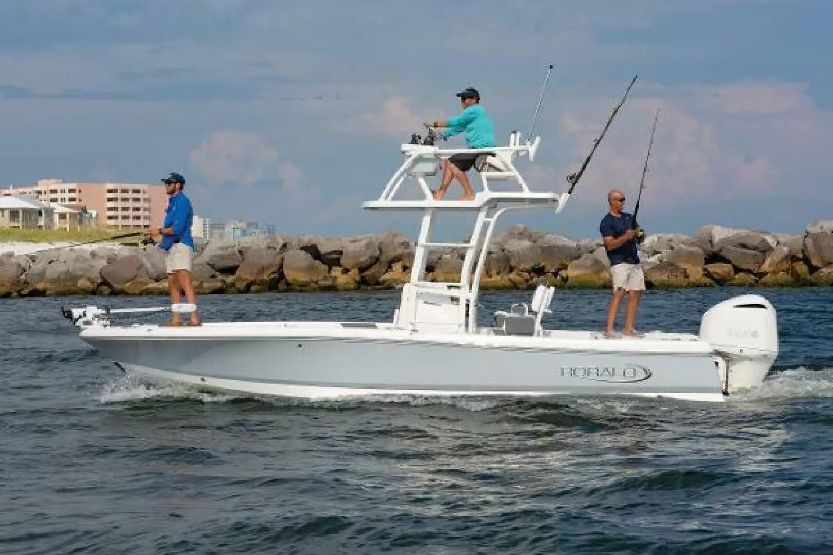 2021 Robalo 246 cayman sd