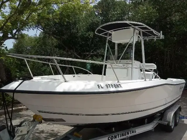 Sea Boss 210 Center Console