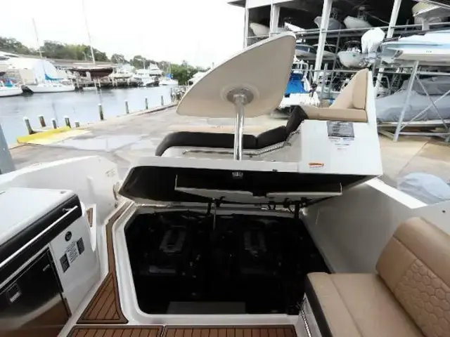 Sea Ray 320 Sundancer