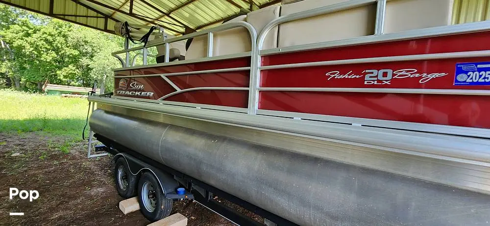 2019 Sun Tracker fishin' barge 20 dlx