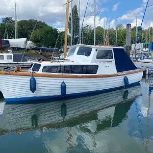  Classic 26' Cabin Boat