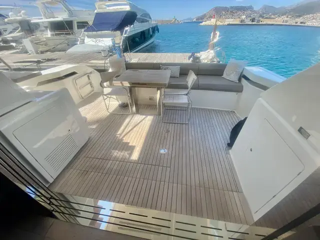 Ferretti Yachts 550