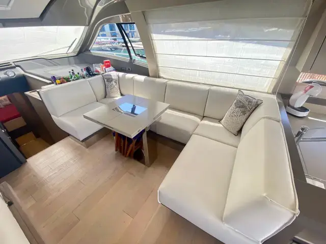 Ferretti Yachts 550