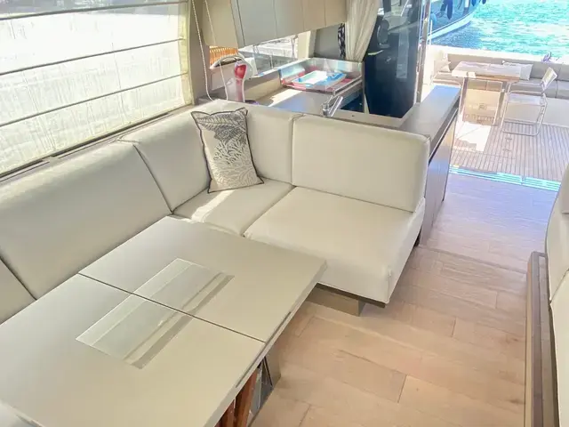 Ferretti Yachts 550