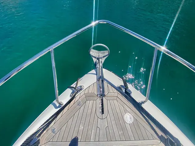 Ferretti Yachts 550