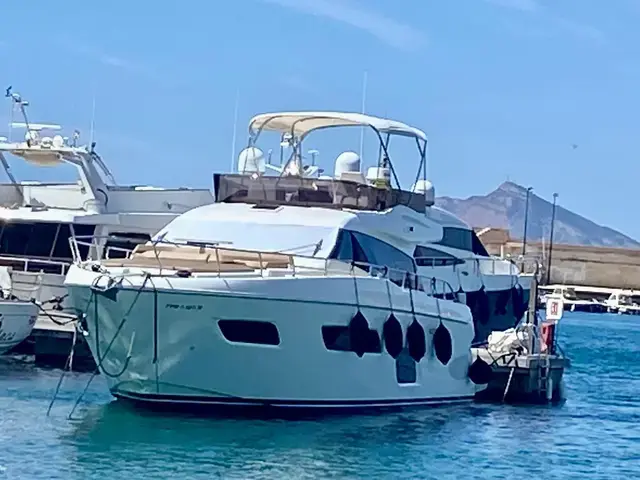 Ferretti Yachts 550