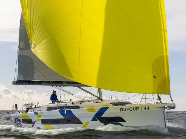 Dufour 44'