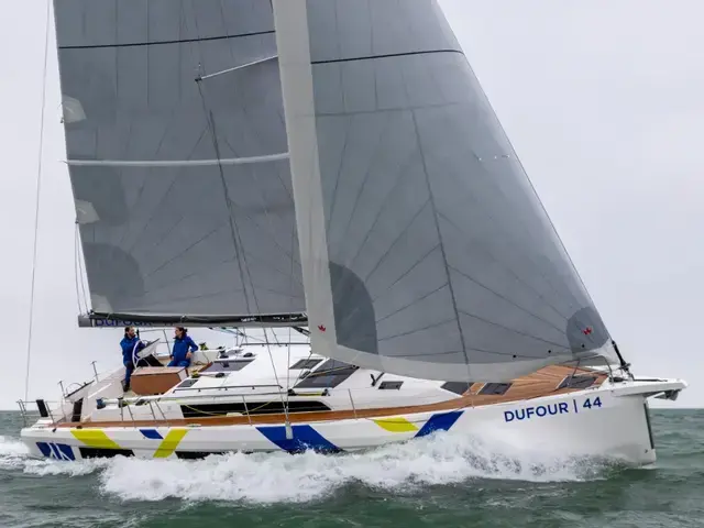 Dufour 44'