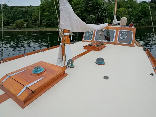 Classic Fred Parker Motor Yacht