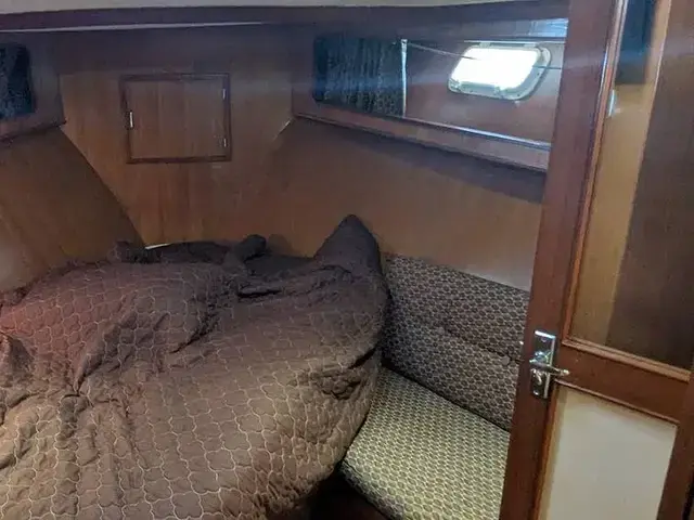 Jefferson 42 Aft Cabin Motor Yacht