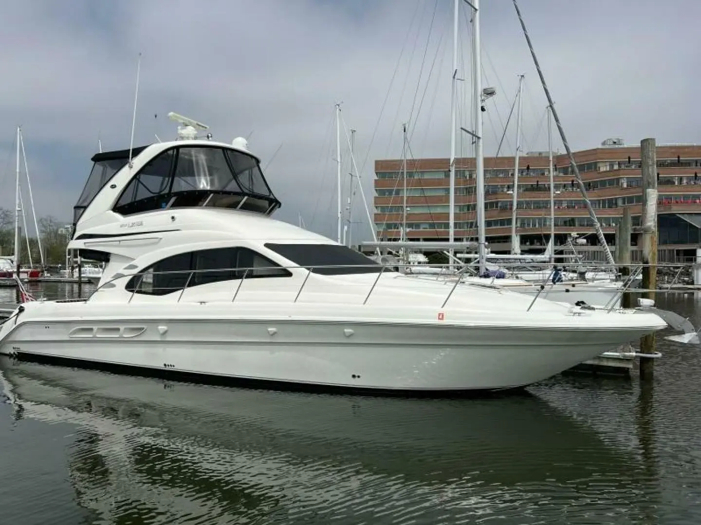 2009 Sea Ray 44 sedan bridge