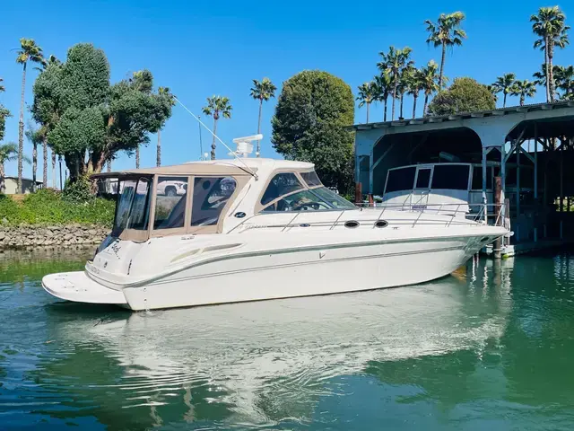 Sea Ray 410 Express Cruiser