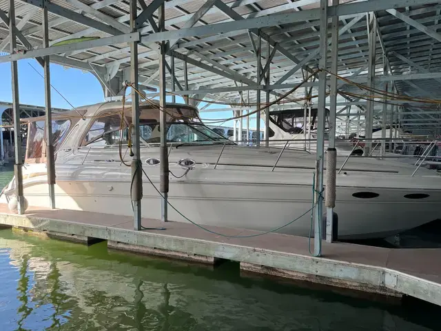 Sea Ray 410 Express Cruiser