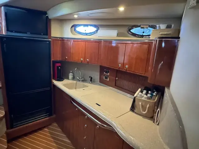 Sea Ray 410 Express Cruiser