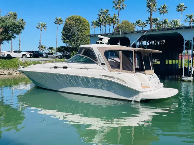 Sea Ray 410 Express Cruiser