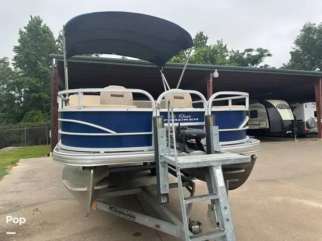 Sun Tracker Fishin' Barge 22 Dlx