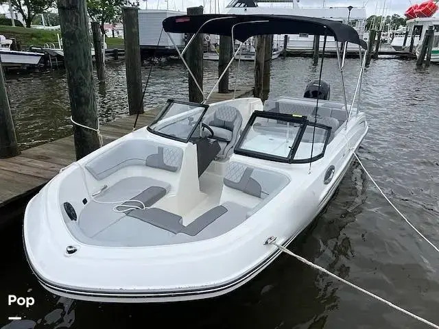 Bayliner Vr6