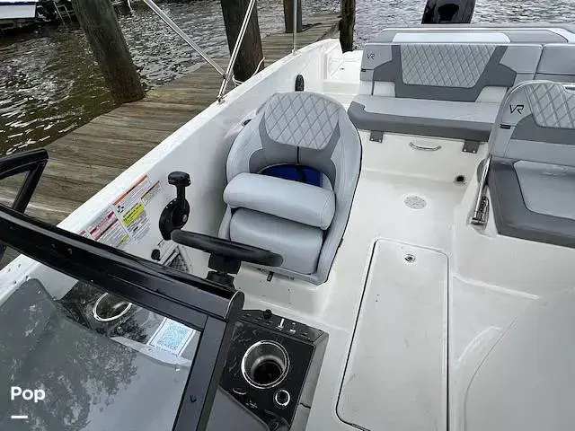 Bayliner Vr6