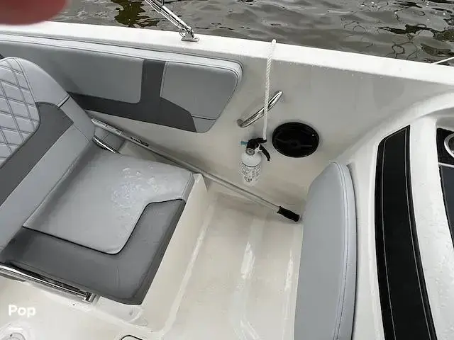 Bayliner Vr6