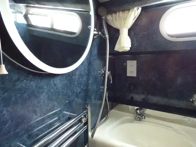 Haines 320 Aft Cabin