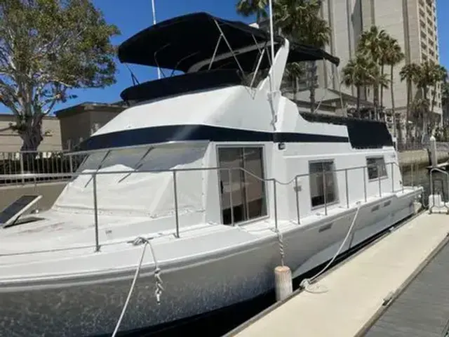 Uniflite Yacht Home