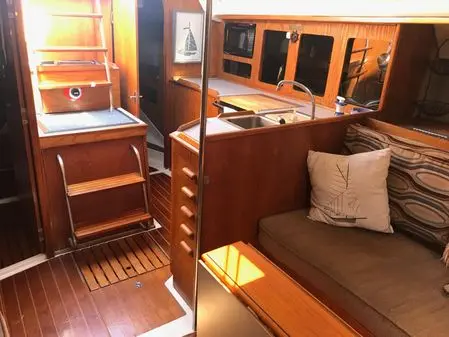 1987 Hunter 37.5