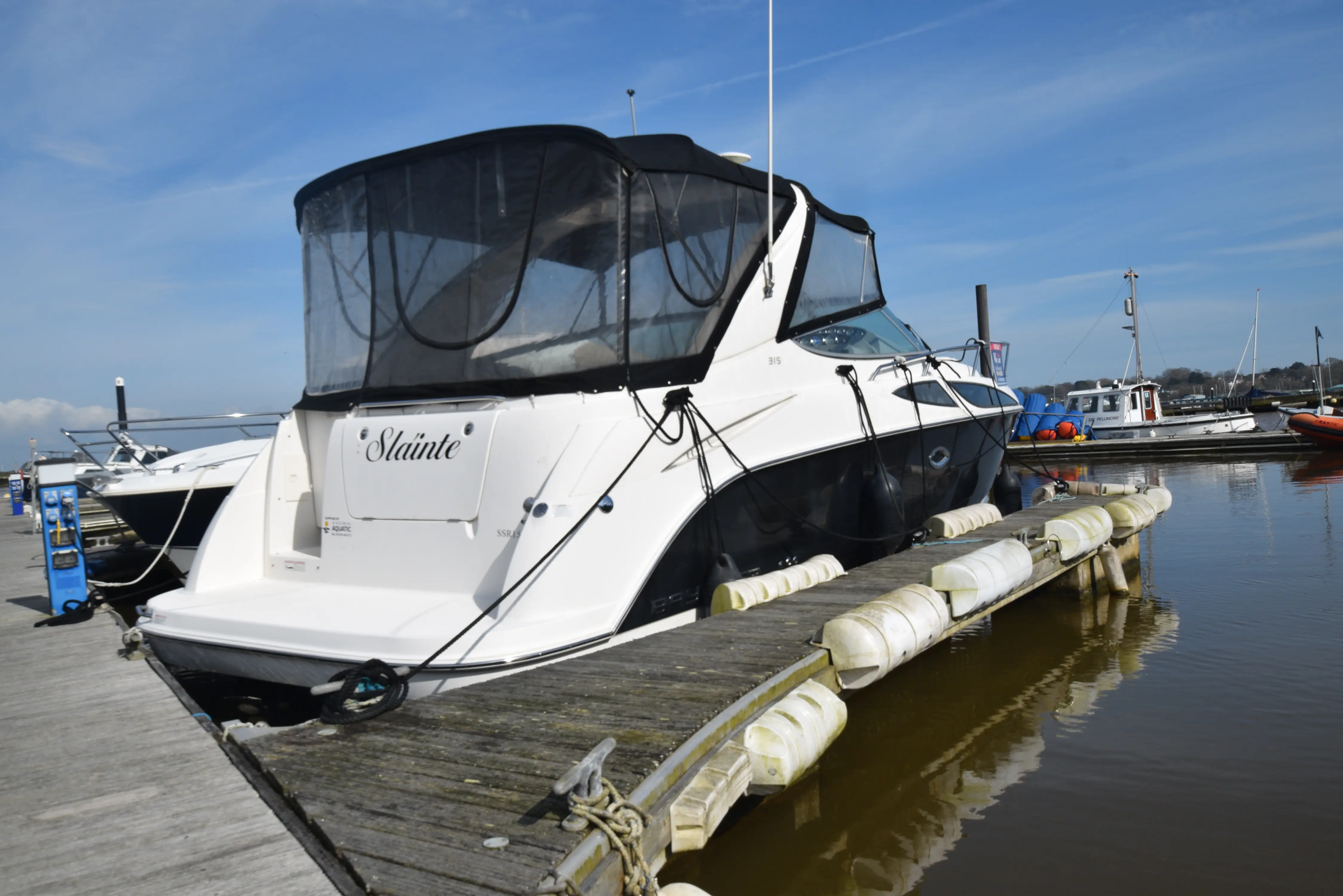 2011 Bayliner 315 sports cruiser