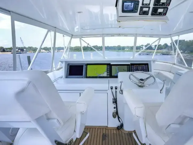 Hatteras 68 Convertible