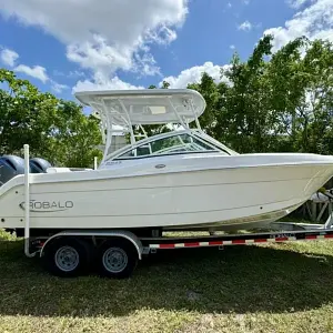 2021 Robalo R247 Dual Console