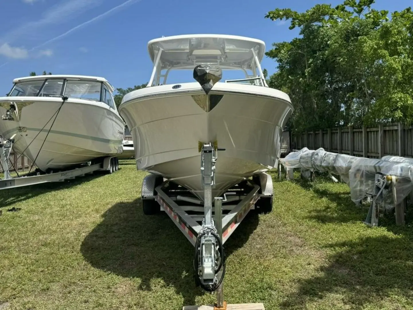 2021 Robalo r247 dual console