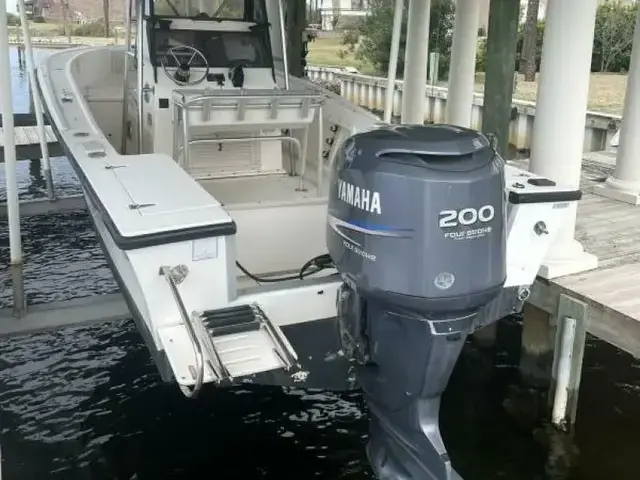 Mako 221 Center Console