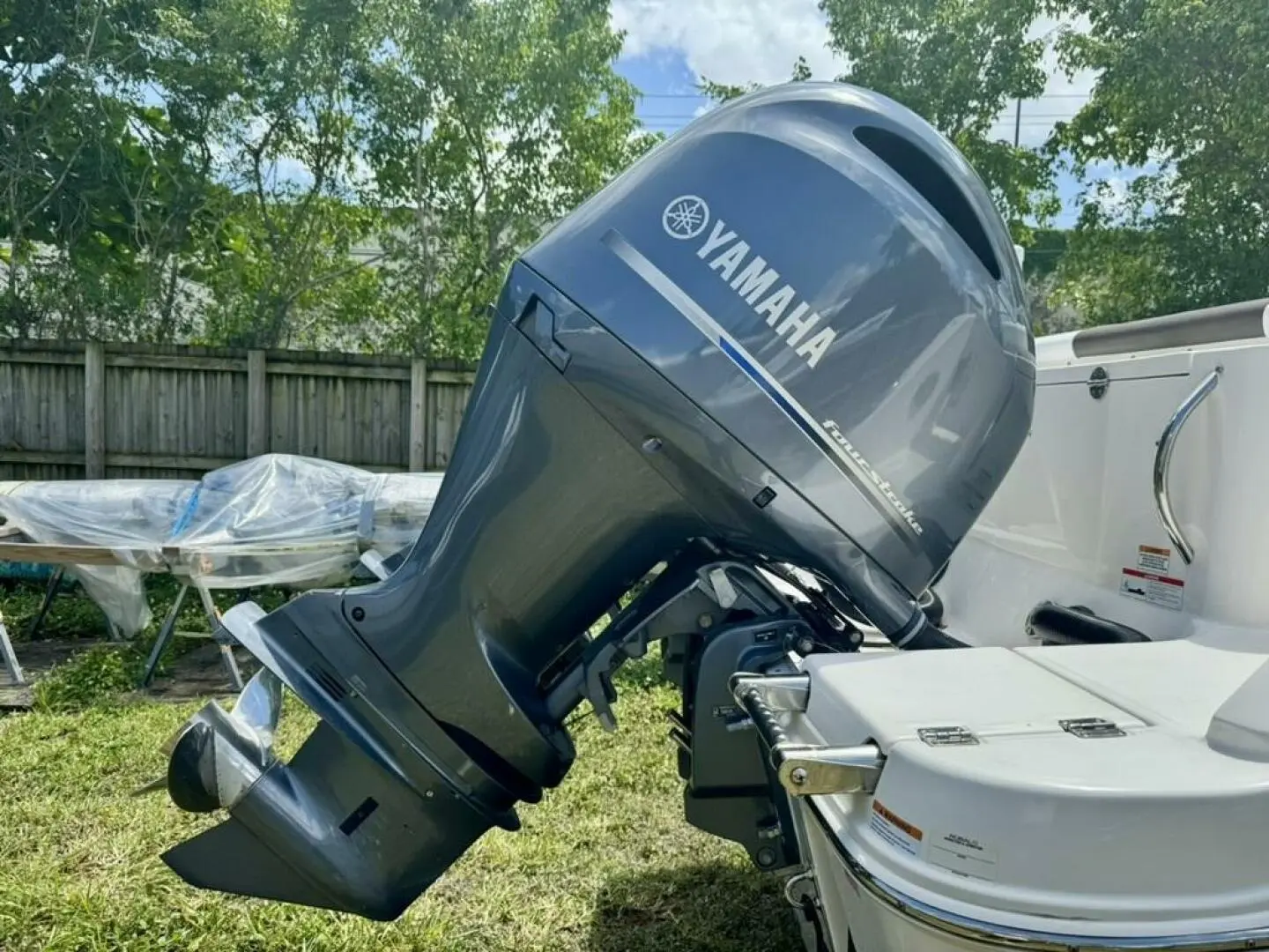 2021 Robalo r247 dual console