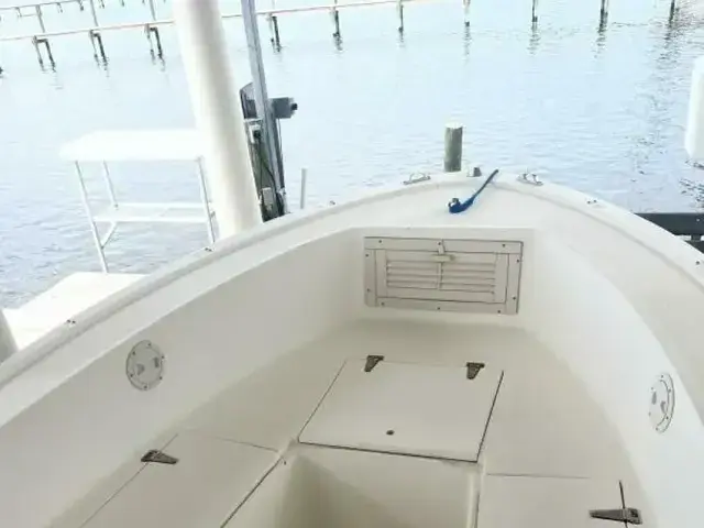 Mako 221 Center Console