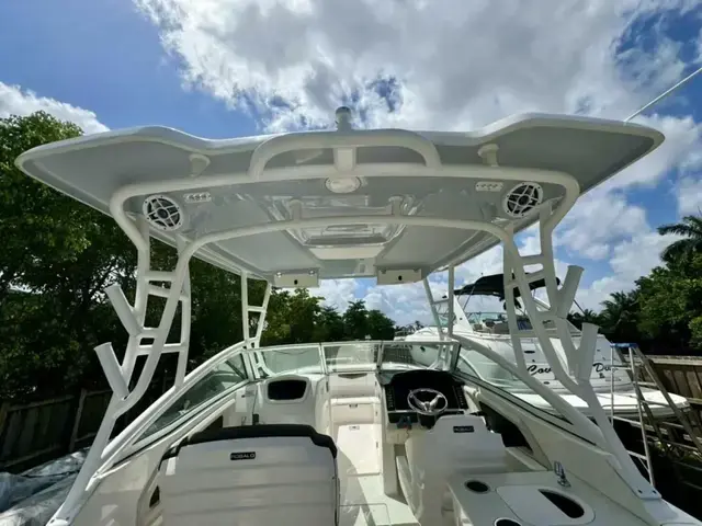 Robalo R247 Dual Console