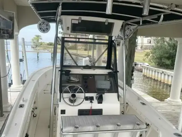 Mako 221 Center Console