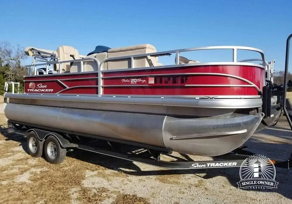 2019 Sun Tracker fishin' barge 20 dlx