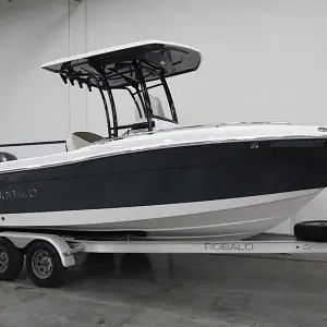 2017 Robalo R 222 ES