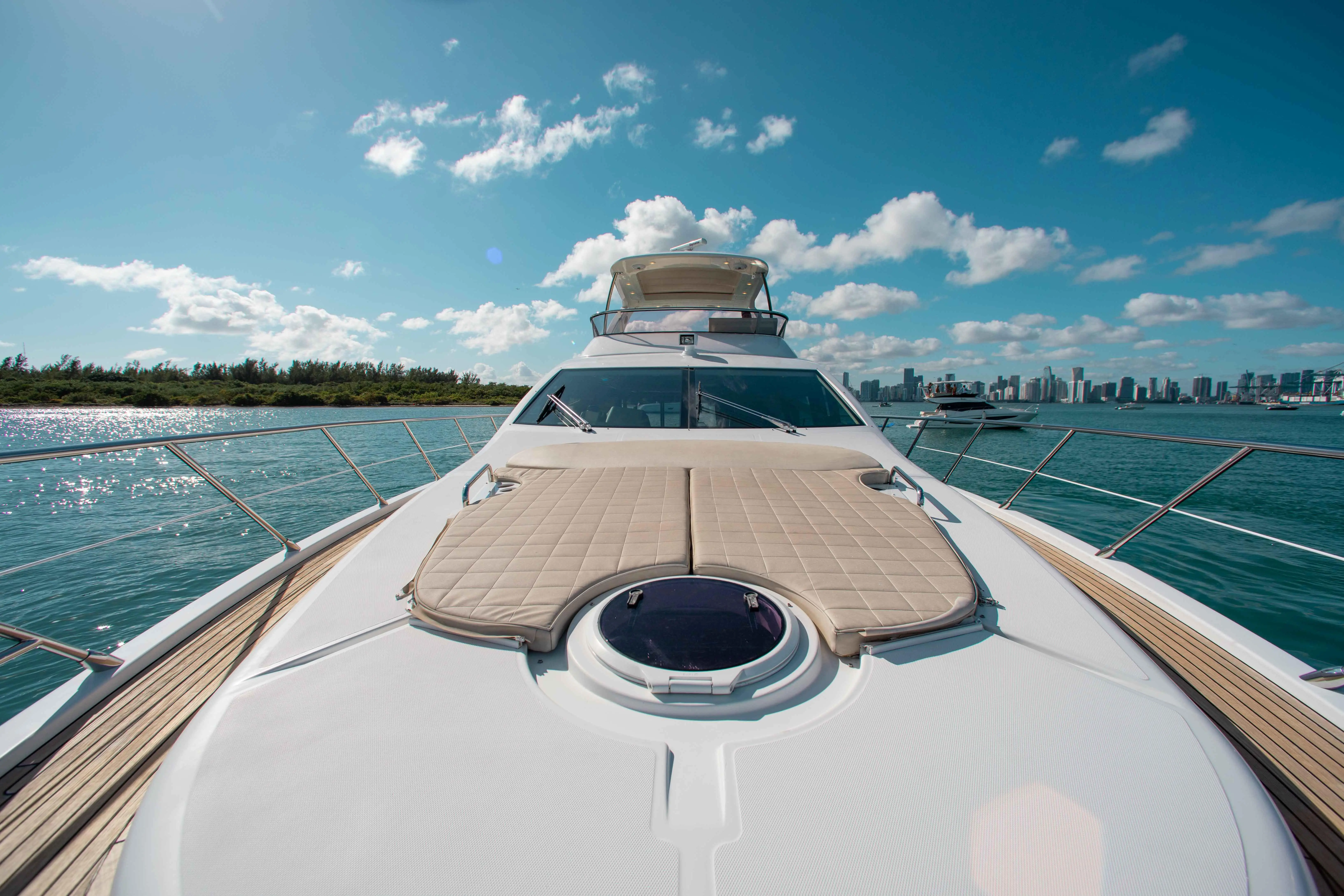 2015 Azimut 64