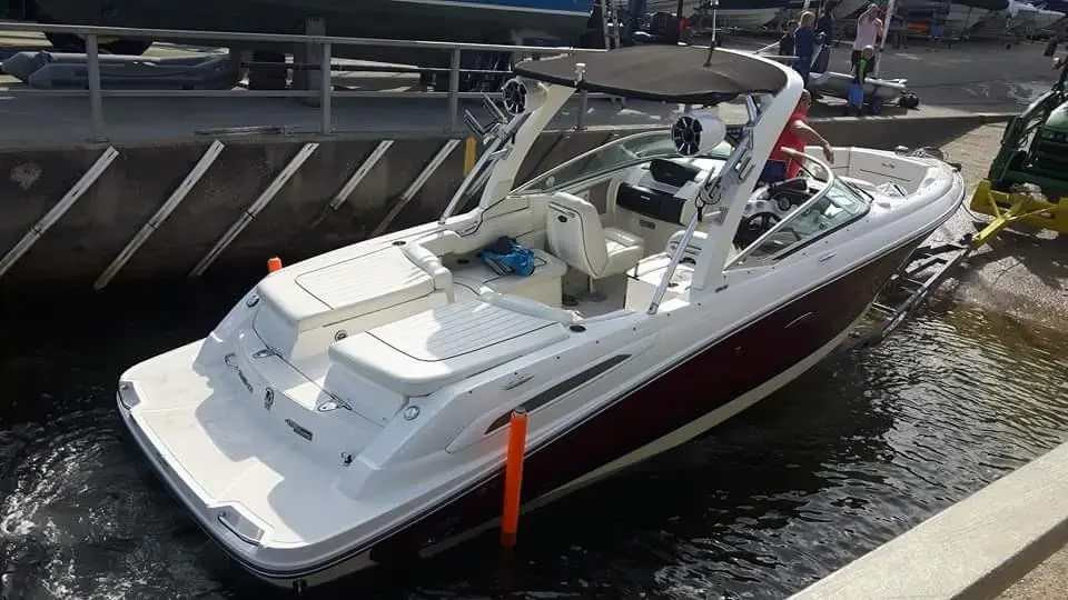 2010 Sea Ray 250 slx