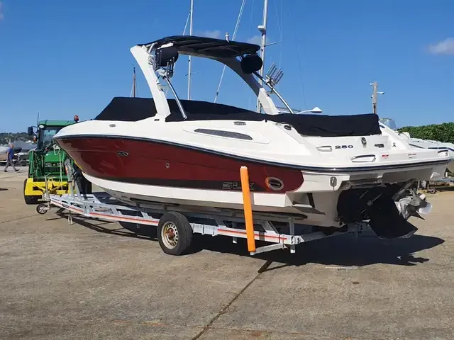 Sea Ray 250 Slx