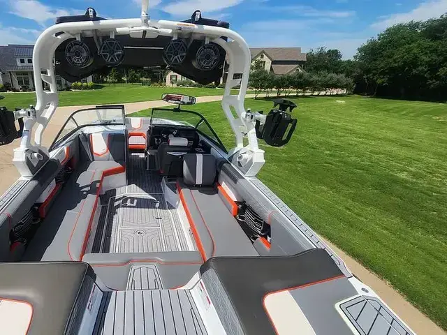 Nautique G25