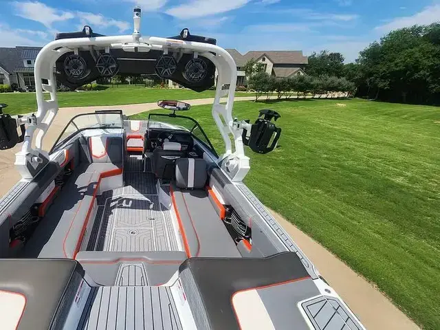 Nautique G25