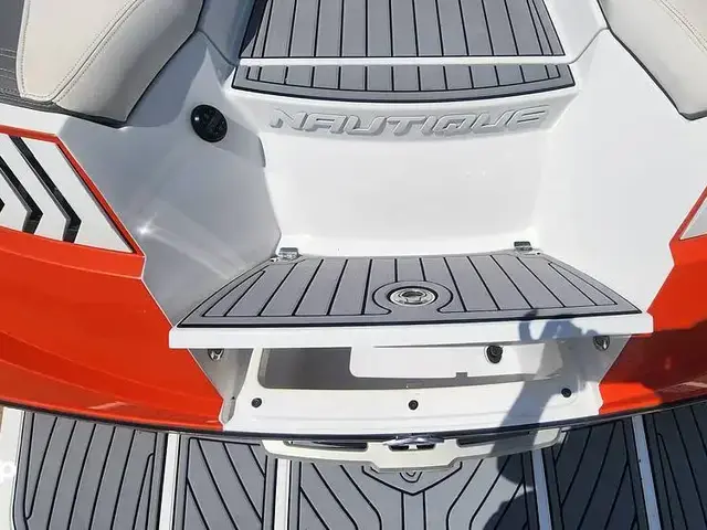 Nautique G25