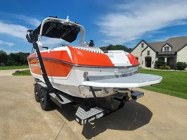 Nautique G25