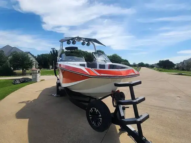 Nautique G25