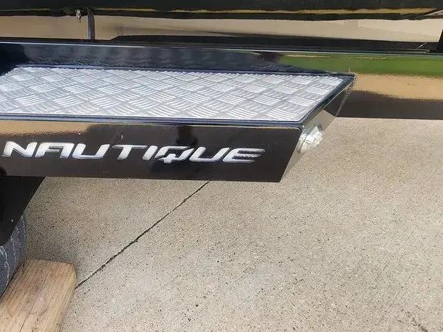 Nautique G25