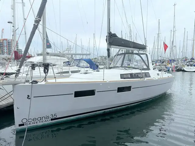 Beneteau Oceanis 35