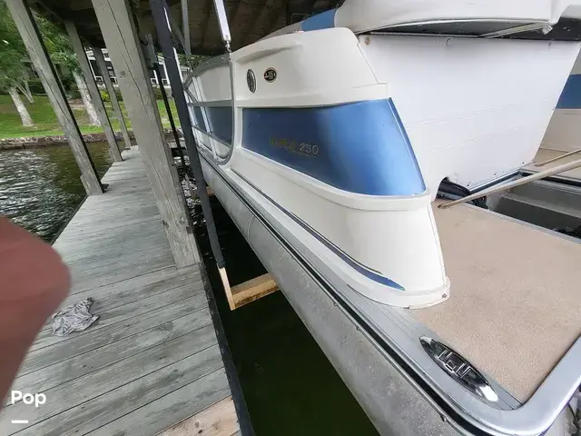 Harris Boats 250 Crowne