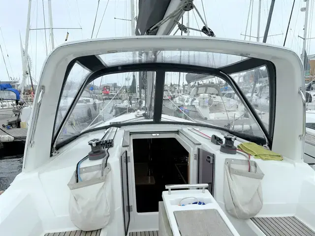 Beneteau Oceanis 35